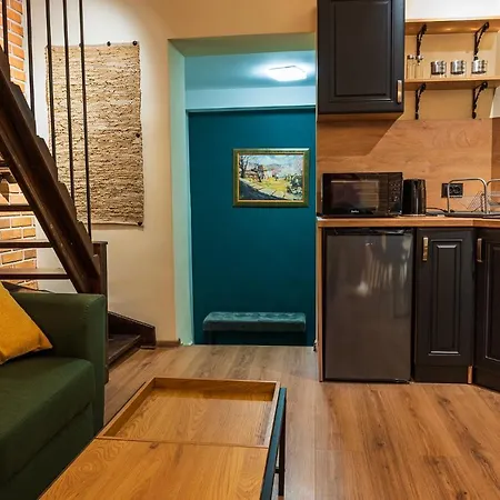 Apartpro Apartments, *