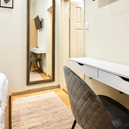 Apartpro Apartments,