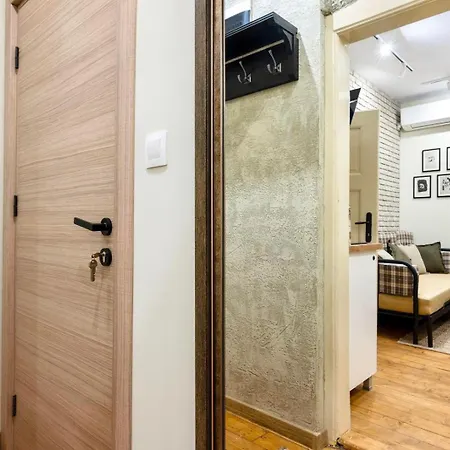 Apartpro Apartments, *