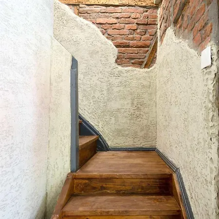 Apartpro Apartments, *